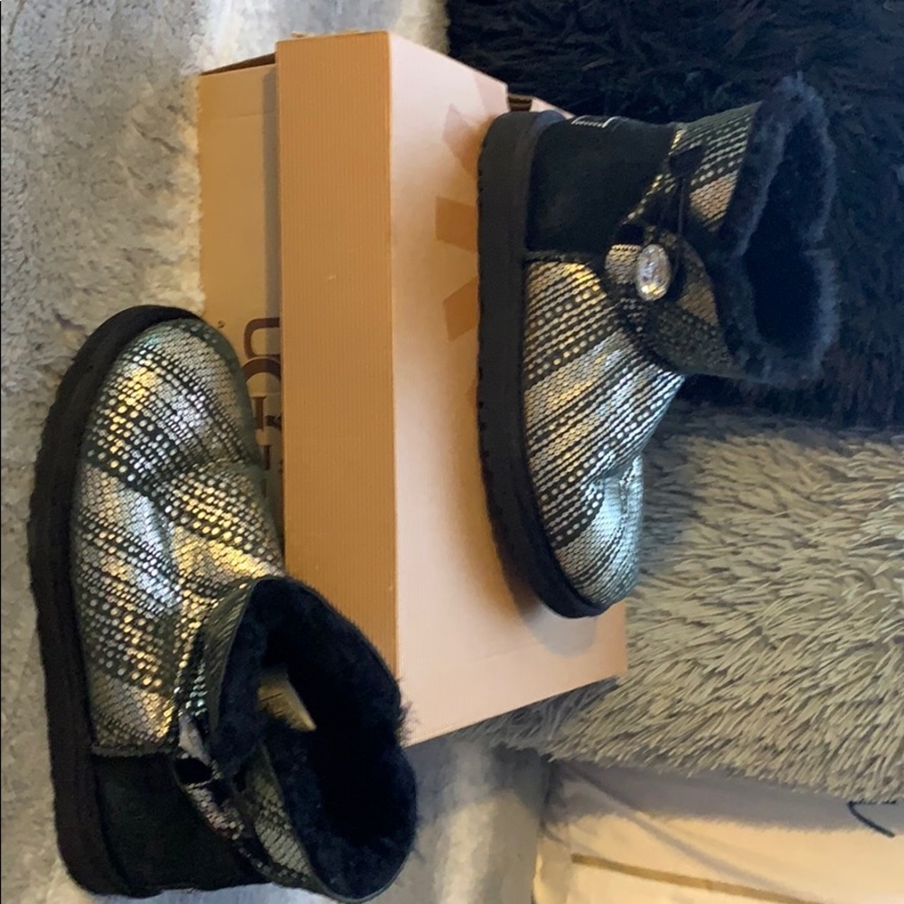 womens mini bailey button bling uggs
